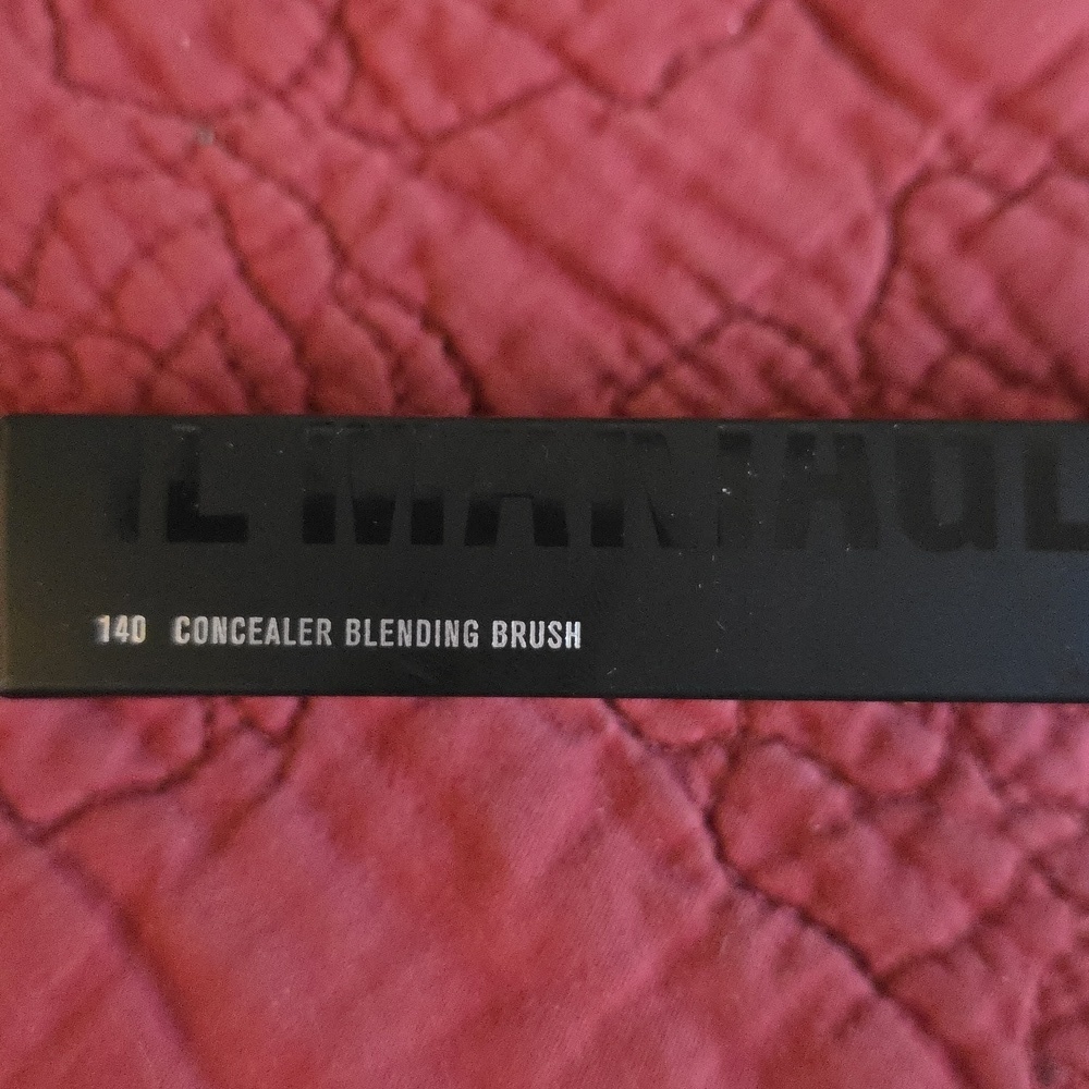 NIB Il Makiage CONCEALER BLENDING BRUSH #140 - Picture 2 of 2